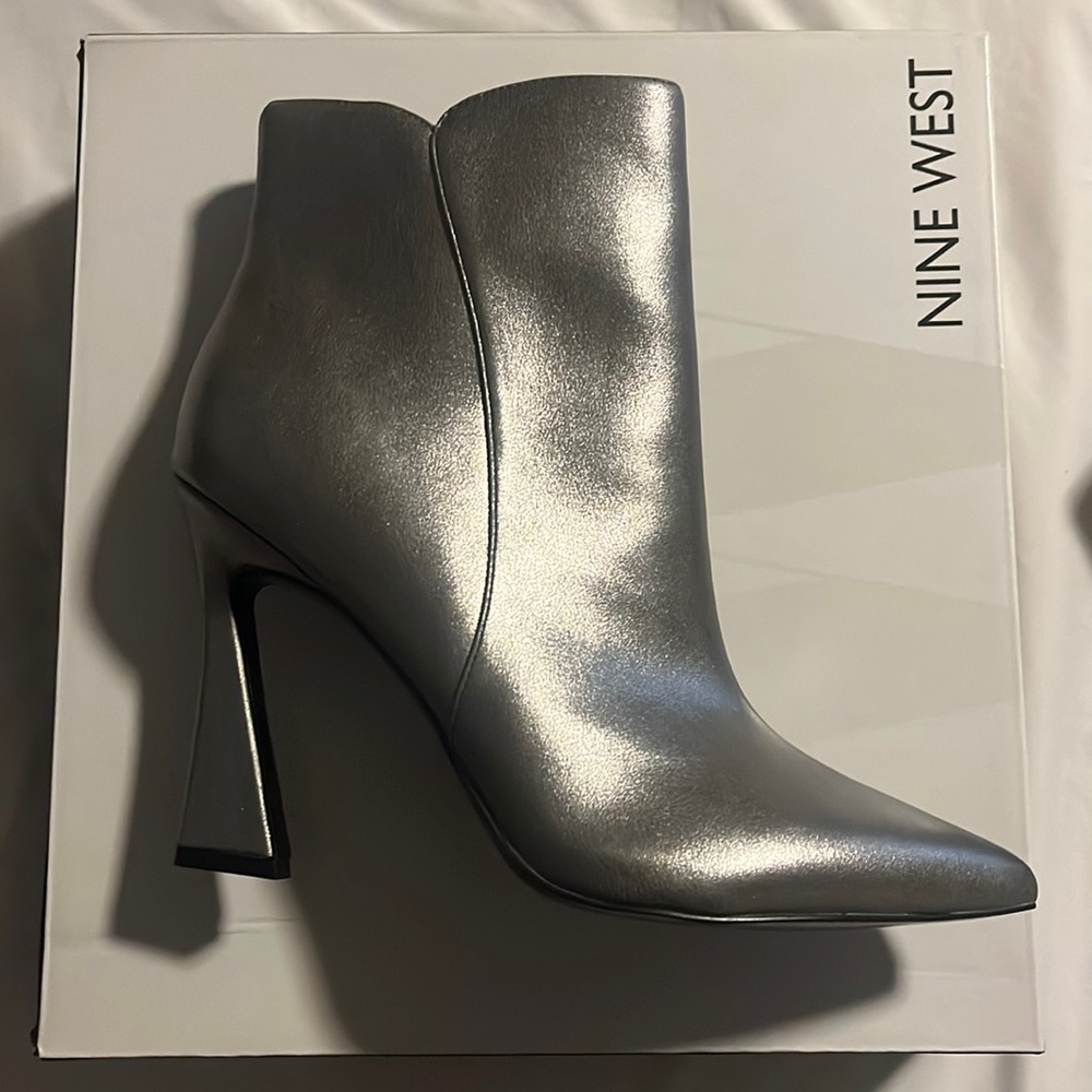 NWT TORRIE3 Boots in Pewter by Nine West